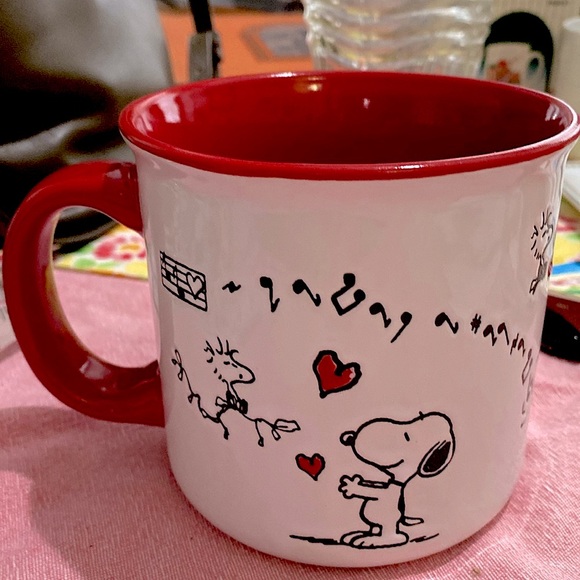 Snoopy and Woodstock Singing a Love Song. It’s a large Mug of Red, White & Black - Picture 1 of 12